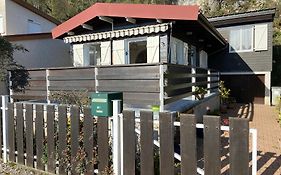 Chalet au bord de l eau
